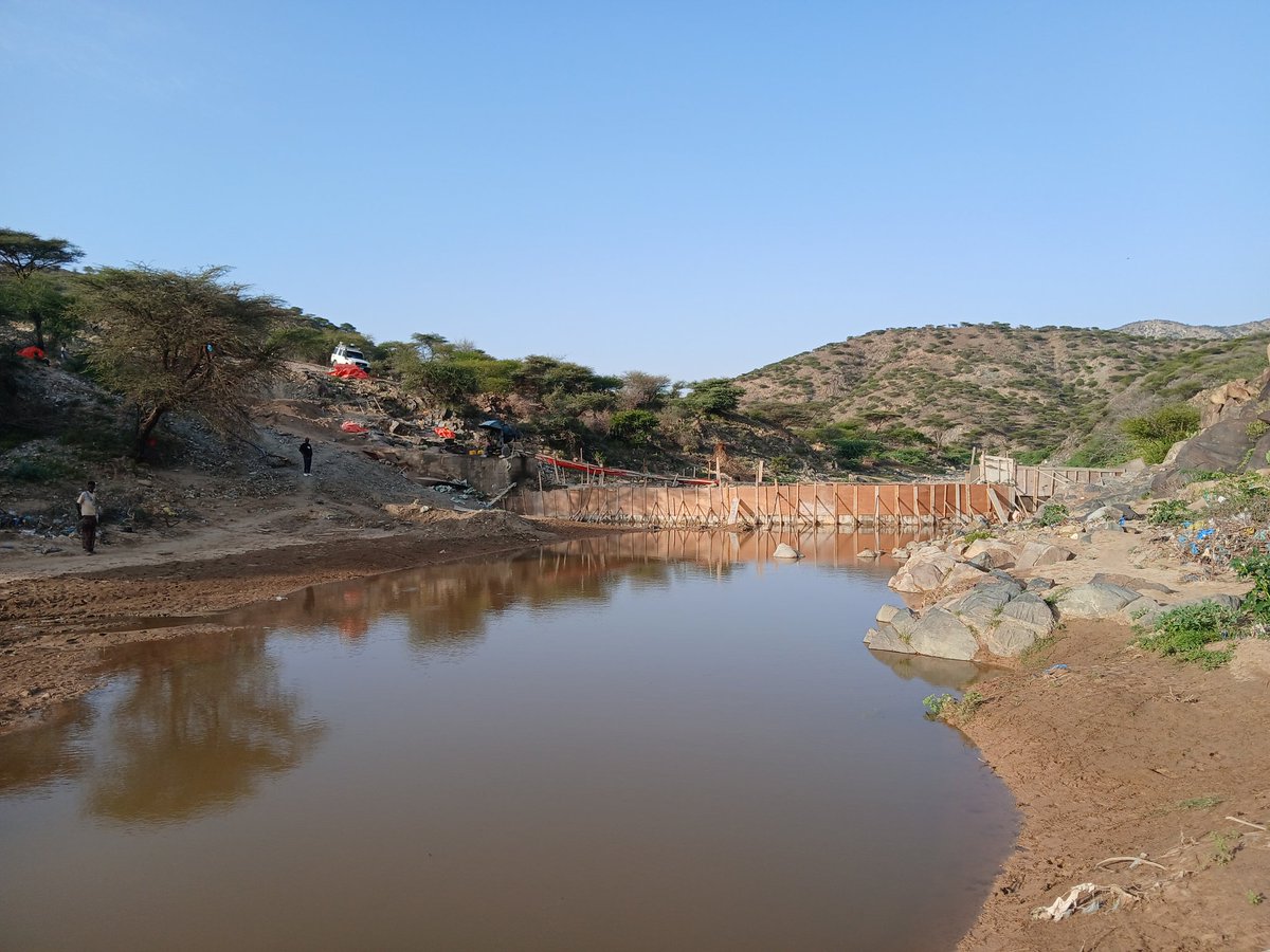 DeeqOsman4's tweet photo. Rural water infrastructure is essential for improving rural livelihoods and supporting economic development by providing reliable access to water for domestic use, livestock, agriculture. It enhances resilience, improves health outcomes, and contributes to sustainable rural dev't https://t.co/geTBUmSQNW