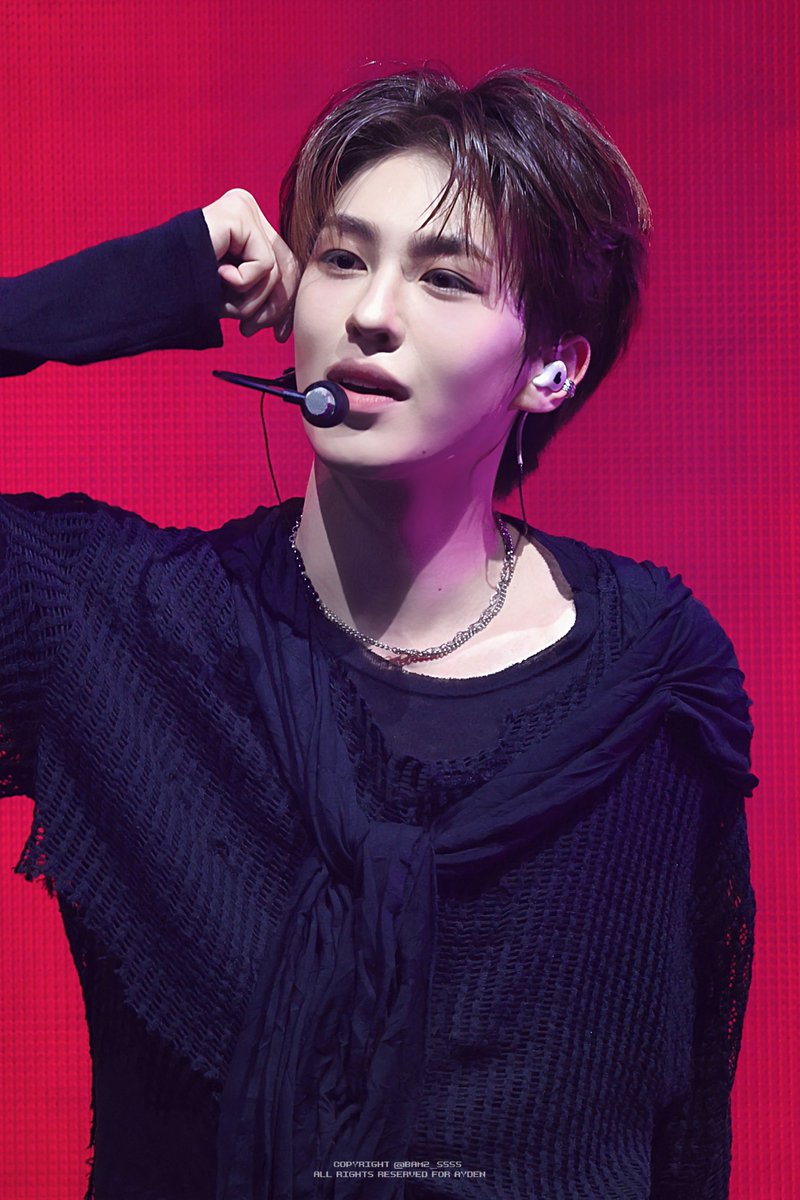 bam2_ssss's tweet photo. 260719 ECHO 콘서트 HQ.

#EPEX #이펙스 #AYDEN #에이든 https://t.co/KLA8CAWVl2