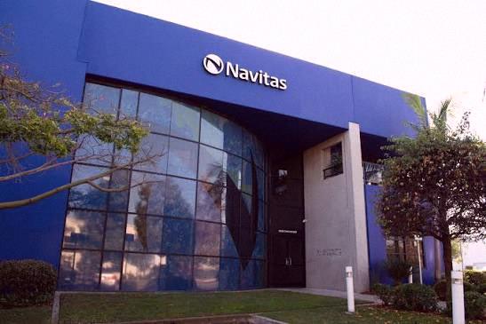 jeanfeu1's tweet photo. Navitas $NVTS just dropped Q2 results

• Revenue $10.5M, up 22% from last quarter but down from $14.5M last year as they move away from mobile
• Gross margin at 39.5% 
• GAAP net loss $228.2M, mostly from a $203.1M non-cash charge
• Non-GAAP net loss $9.3M
• Cash now https://t.co/od5yDdmNp4