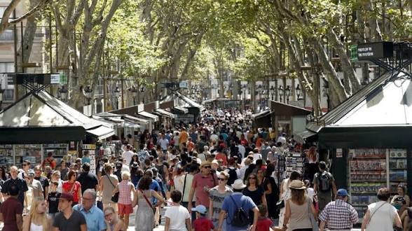CUPBarcelona's tweet photo. DECREIXEMENT TURÍSTIC JA! 📣 https://t.co/wnQTxNtVEs