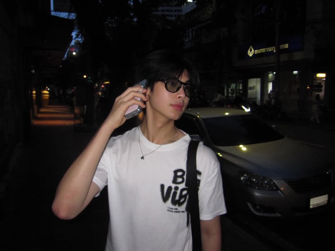 lovebywave's tweet photo. na para bang ka-date ko lang sa cubao expo https://t.co/0vy30wV2Me