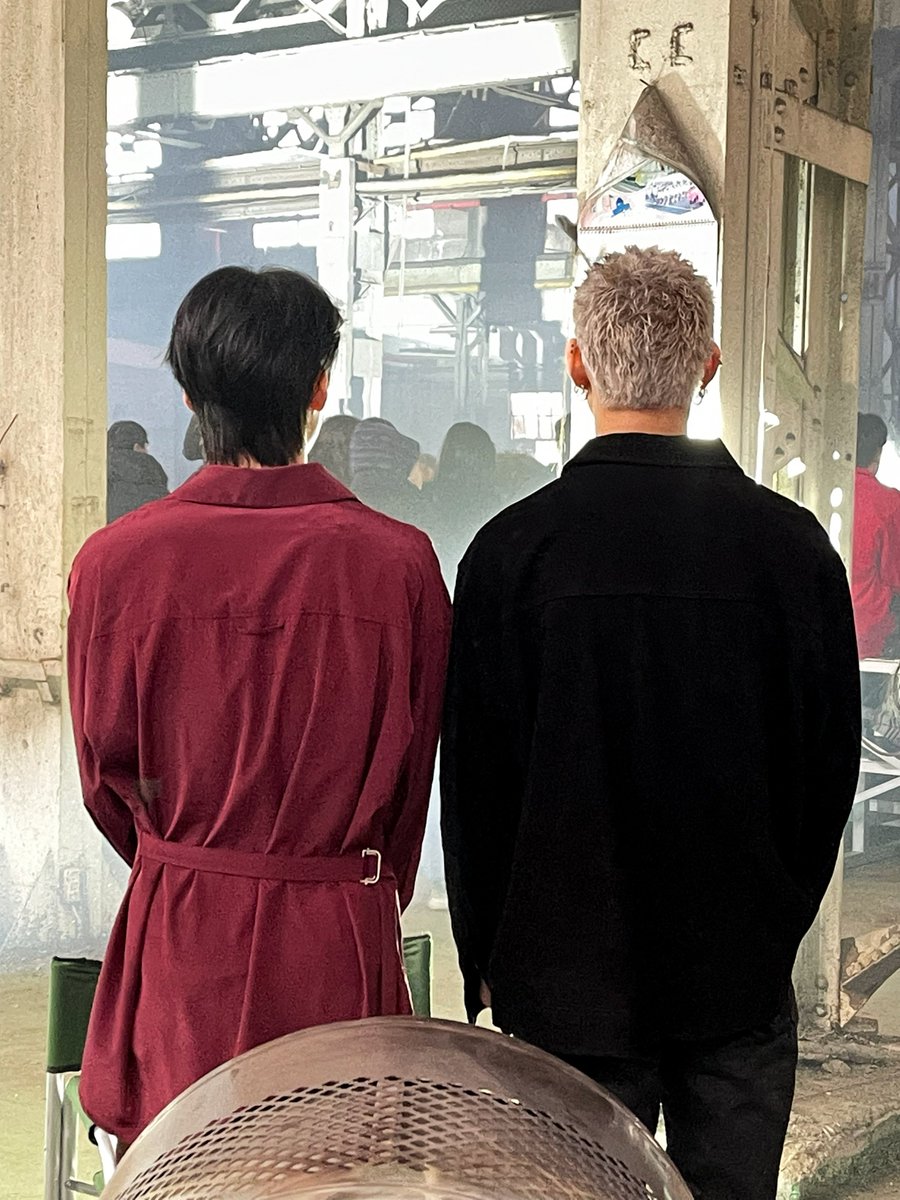 ALL_H_OURS_JP's tweet photo. ■━━━
　  Behind the Scene 📸
　　　　　　　  　━━━■
‘DEAD MAN WALKING’　
M/V Shoot

#ALL_H_OURS #올아워즈 ＃オールアワーズ
#YOUMIN #유민 #ユミン
#XAYDEN #제이든 #ジェイデン
#HYUNBIN #현빈 #ヒョンビン https://t.co/cBFmPPA0t6