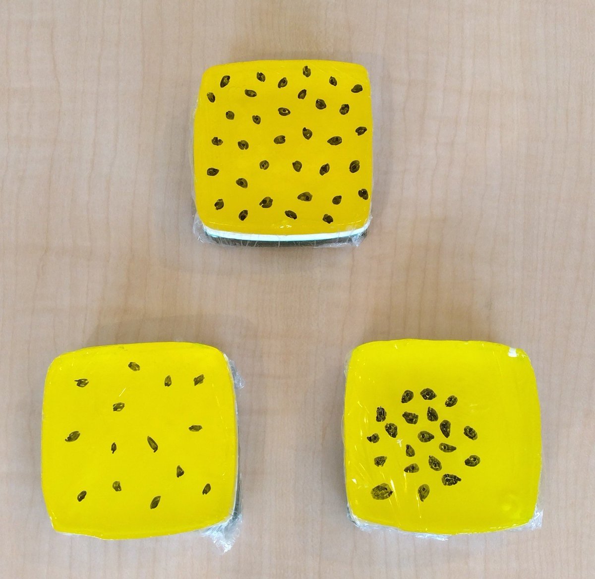 hamadelion's tweet photo. 今回は黄色のスイカの形をした石けんを作りました🍉
8月にももう一回スイカの石けん作りを予定しています。
良かったら一緒に作りませんか？

#精神科デイケア
#手作り石けん
#高石市 https://t.co/aet4uI7sYC