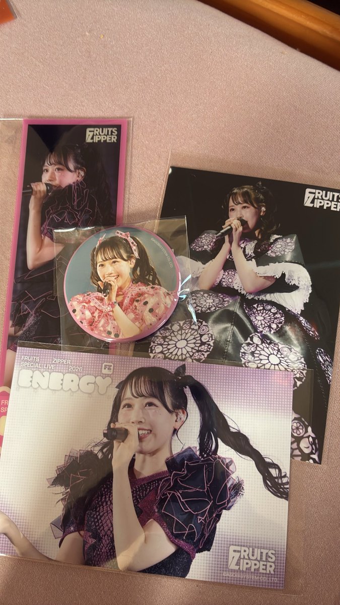 lunaluna0703's tweet photo. @karentan_fz8 検索から失礼します

画像のものとなったんアクスタ、仲川ピクチャーチケット、ブロマイドを交換することは可能でしょうか

また郵送での交換希望です
検討お願いします https://t.co/zyojJVHTcs