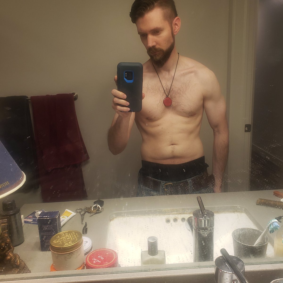 Akillez009's tweet photo. Kratos... im almost there. Fukkin bean pot elder shyt. ❤ hahah jk lemon.. every villian is a lemon.. hahaahaha ♥️♥️♥️♥️♥️💋💋💋💋💋💋💋💋💋❤❤❤❤❤🤍🦇💜u. https://t.co/fZOxxdnDSi