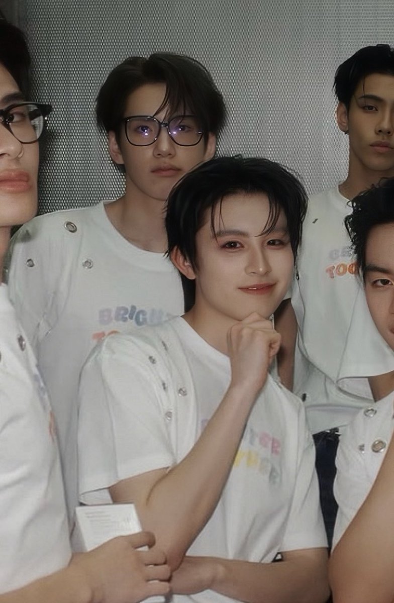 z_evee's tweet photo. รูปคู่แบบรูปรวมมาก ภูเอเอ100% คั้บ
หลังเธอมีผมอยู่ 👀✌🏻 https://t.co/kCMYUwaDN1