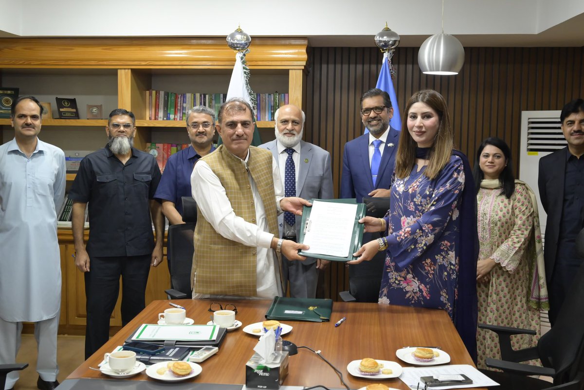 DrNiazAhmadSI's tweet photo. Higher Education Commission, Pakistan and Pakistan Software Export Board (PSEB) have signed a Memorandum of Understanding (MoU) to integrate HEC’s degree verification system with PSEB’s upcoming National Digital Workforce Platform.

The collaboration will enable secure digital verification of academic credentials, establish Pakistan’s first national verified digital talent repository, and strengthen academia-industry linkages to enhance graduate employability.

The initiative marks a significant step towards building a trusted, data-driven digital ecosystem that supports skills development, talent mobility, and Pakistan’s digital transformation.