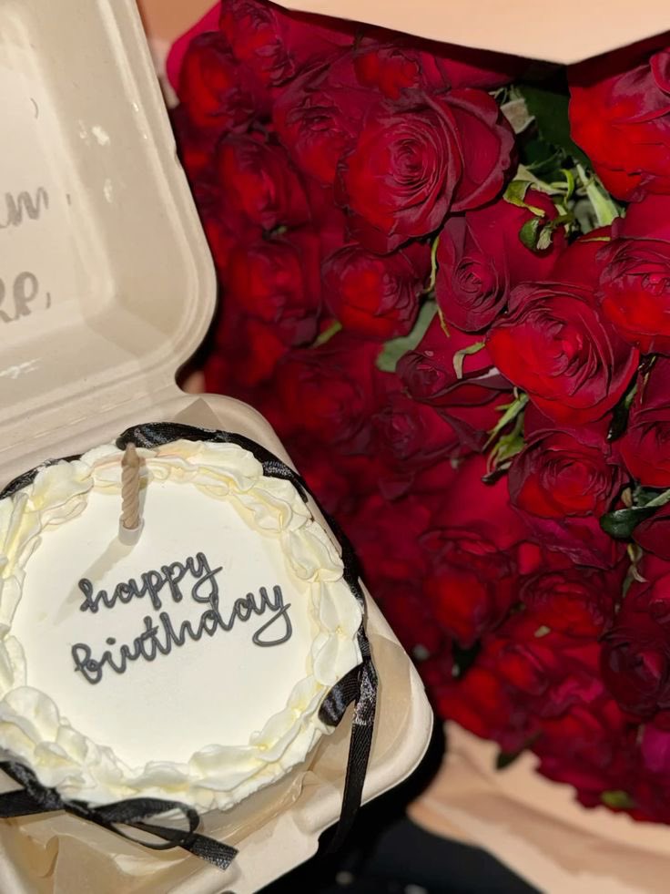 ugmami2's tweet photo. Girlfriend s Day is coming up celebrate those beautiful ladies that have been there for you loved you through it all celebrate those female healthy friendships  with us send them flowers bentocakes make them feel appreciated and loved 💐🩷🥹🤍 https://t.co/xxp8mKUm0v