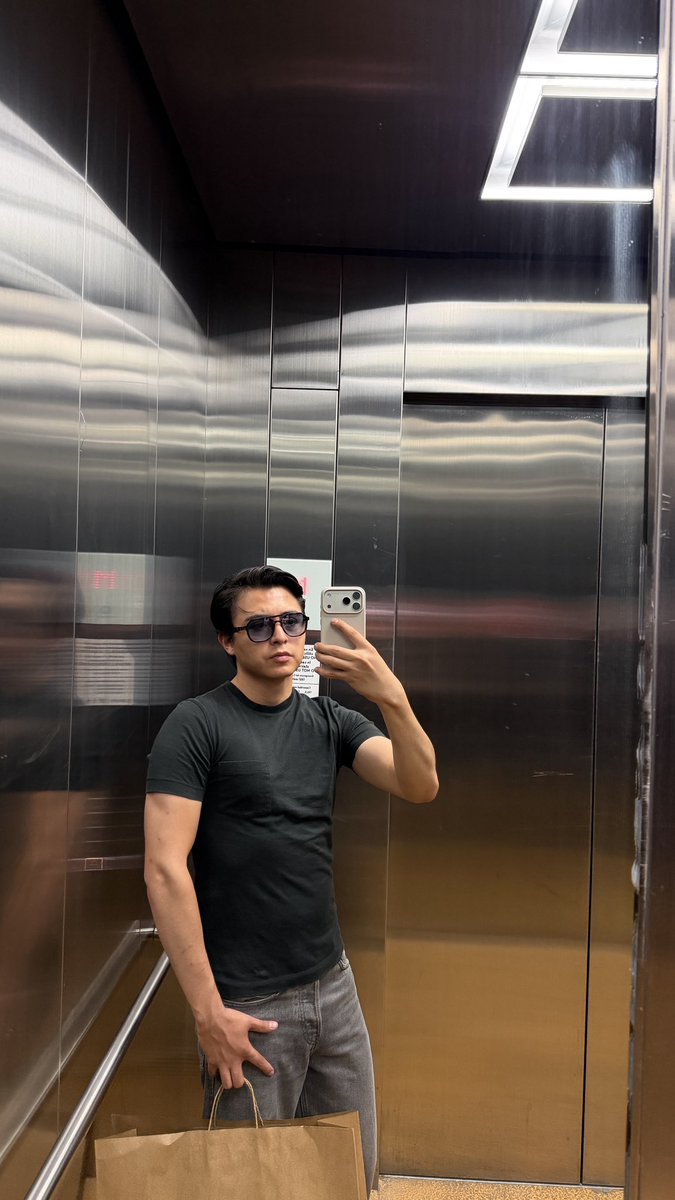 angelmonttx's tweet photo. buenas noches https://t.co/yJTNtw70ju