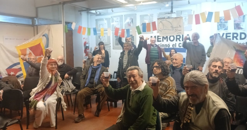 infocapac's tweet photo. Argentina: En CABA, Florencio Varela y Mendoza reafirman apoyo a #Cuba
Este viernes 24 de Julio se efectuaron encuentros y actividades solidarias en Argentina celebrando el Asalto al Cuartel Moncada y Carlos Miguel de Céspedes el 26 de julio de 1953
https://t.co/kHag70NntR https://t.co/FhTAujwnak