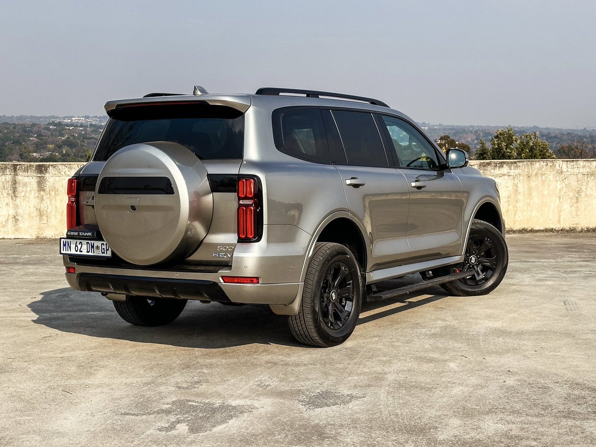 khuleonwheels's tweet photo. We are returning the keys to the GWM Tank 500 Black Edition. While this update does not change the SUV as a whole, the darker exterior treatment gives it a more modern and assertive presence. Inside, the Tank 500…
#GWMSA #KOWGarage #Tank500BlackEdition https://t.co/KEUiOIek0B