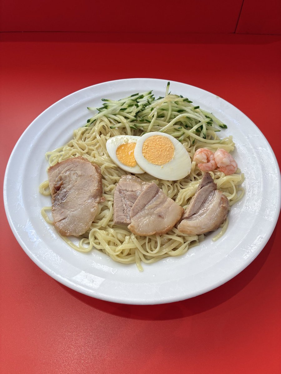 LO1307VE's tweet photo. 遅いランチは呉冷麺にしました…間違えて大中小の大の食券買ったけどペロリ完食よ😋
サッパリ美味しかったぁ https://t.co/TeuCKoZLWi