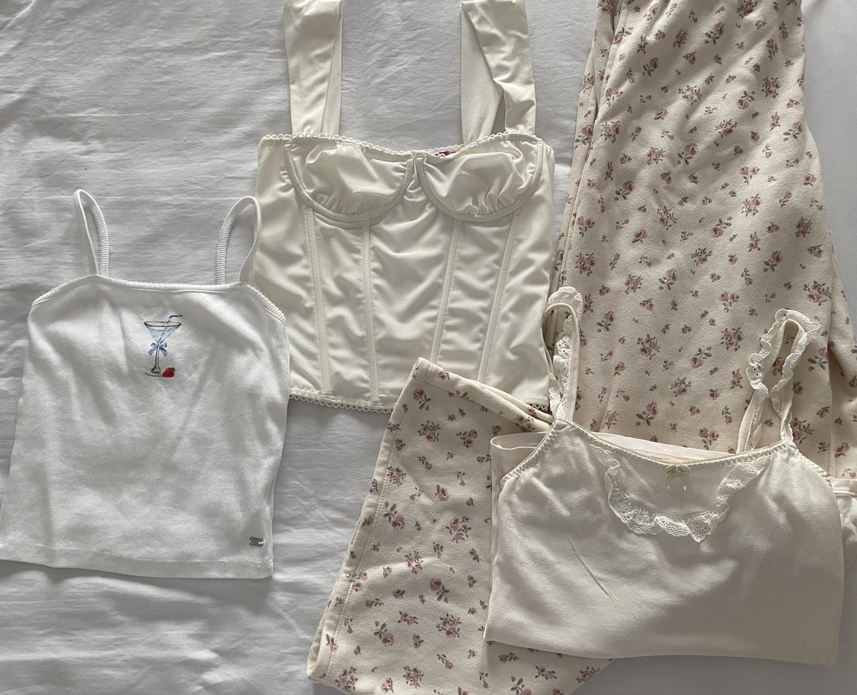 roseeyeyey's tweet photo. 🎀 ส่งต่อเสื้อผ้าค่า 🎀
🩷 ลงวันนี้ 18.00เวลาน. 🩷
🎀 ค่าส่ง45รี ปัก ฟอล ลด5฿ 🎀

#ส่งต่อเสื้อผ้า #เสื้อผ้ามือ2 #ส่งต่อเสื้อผ้ามือ2 #ส่งต่อเสื้อผ้ามือสอง 
 #vghbkk #ส่งต่อstylist #ส่งต่อcintage #ส่งต่อduex #ส่งต่อbrandymelville 
 #ส่งต่อbrandy  #brandymelvillethailand https://t.co/7amyieCmk7