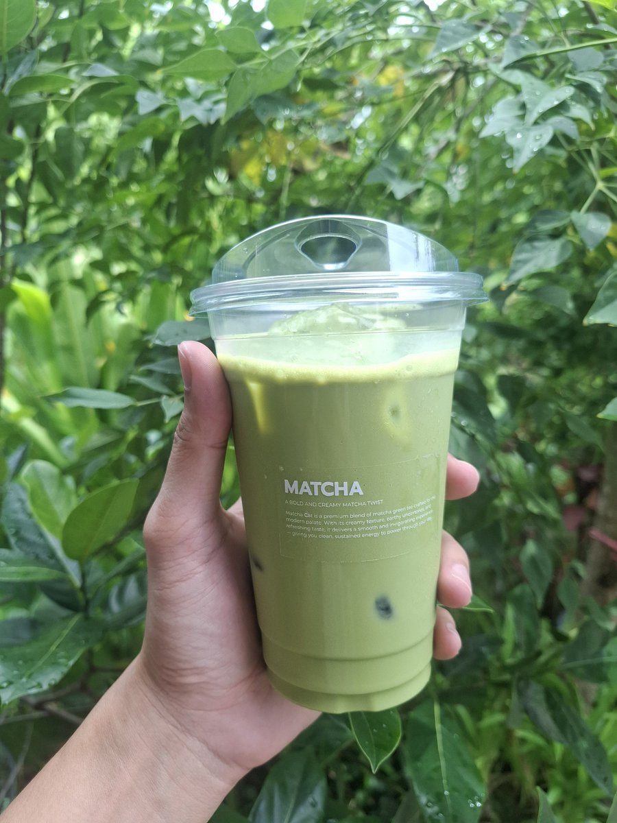 plus_pos's tweet photo. Matcha oat milk 🍵 https://t.co/2mXxuYKZYS
