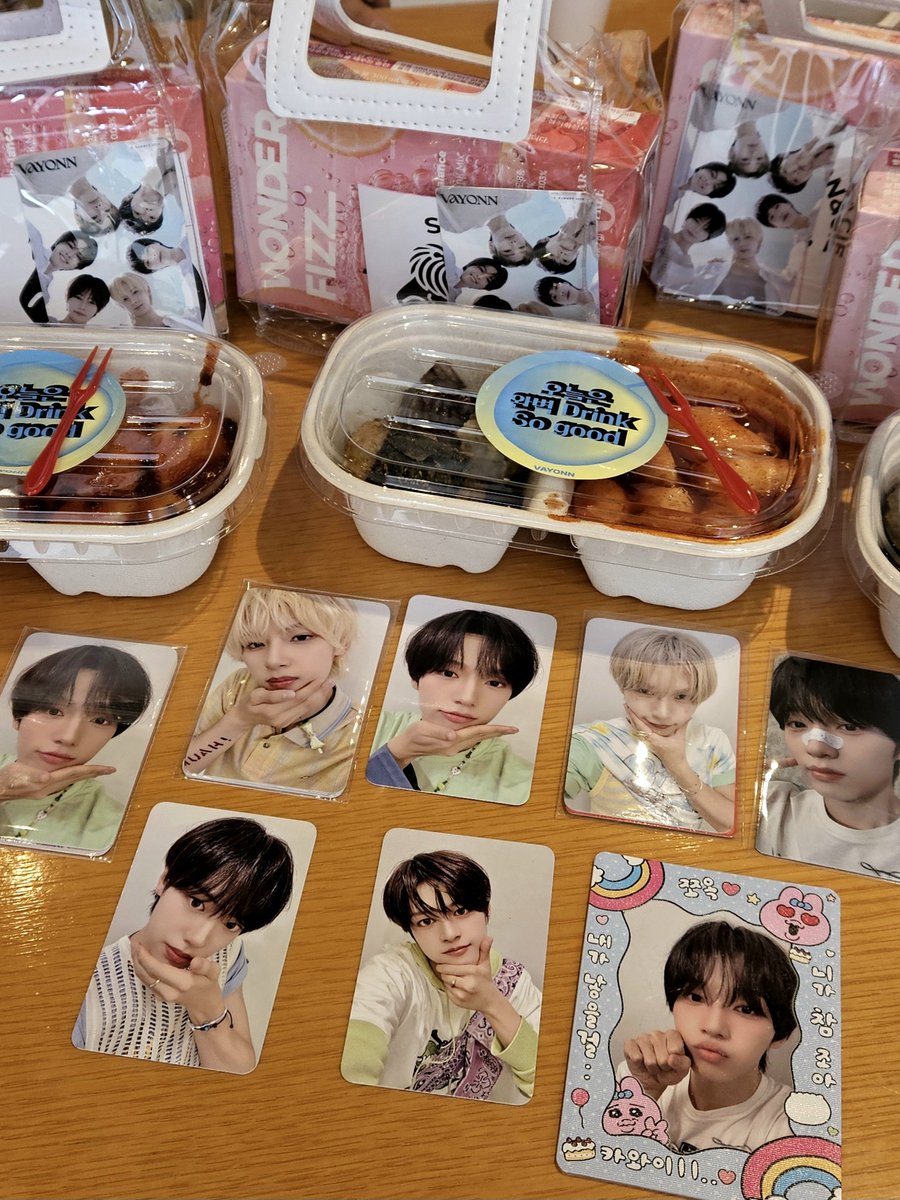 bbanttti's tweet photo. 태닝 자알~하고 왔습니다^.^
하와이가 따로 없네용 ㅋㅋ https://t.co/ZKR3bDSAoX