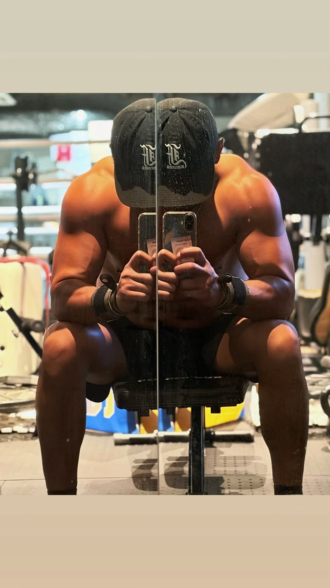 BuffaHiroki's tweet photo. 肩トレ💪
1日40分トレーニング🏋️‍♀️ https://t.co/tiIRQ5EFb5