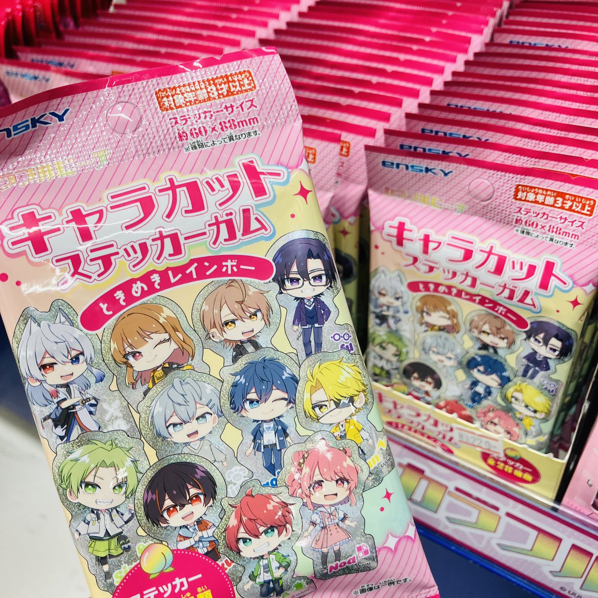 animatetennouji's tweet photo. 【キャラグッズ入荷情報】
🍑カラフルピーチ🌈
キャラカットステッカーガム
ときめきレインボー
本日入荷いたしました〜！！

BOXでも購入可能‼️
ぜひお買い求めくださいませ🙌🏻✨
#からぴち https://t.co/OGg6NwlIWd