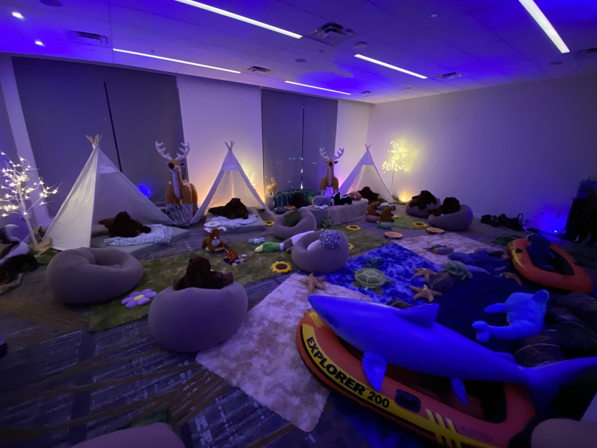 CreepnCat's tweet photo. Past themed con spaces ❤️ https://t.co/RghgVIsWmd