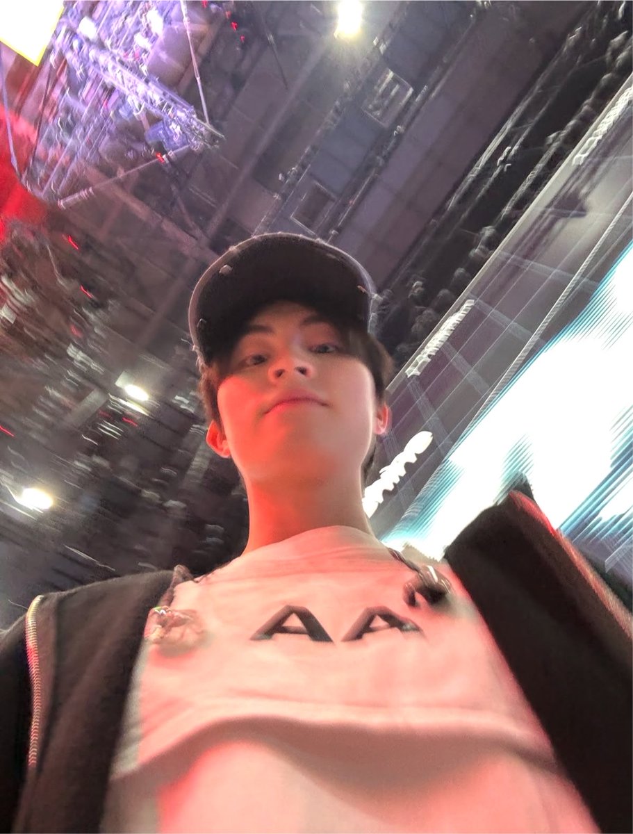 maybeitjan's tweet photo. รูปนิ เด็กเร้กมาก 😭😭😭😭😭😭😭😭😭😭 https://t.co/aAXMbWzEWb