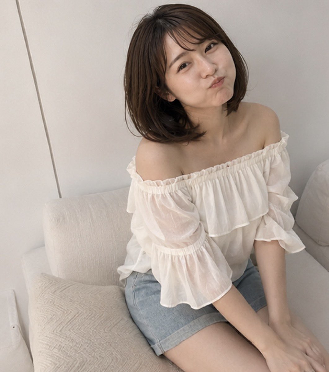 りな tweet media