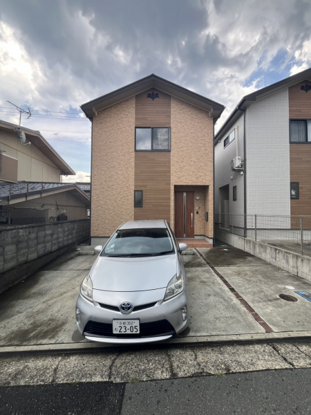 SSK3397's tweet photo. 福知山駅徒歩圏内のオール電化の一戸建て賃貸募集開始♪車2台駐車可能♪
#SSK株式会社 #福知山市 # #賃貸戸建て #不動産
https://t.co/LiRTsDGKOA https://t.co/mqYwubvo4i