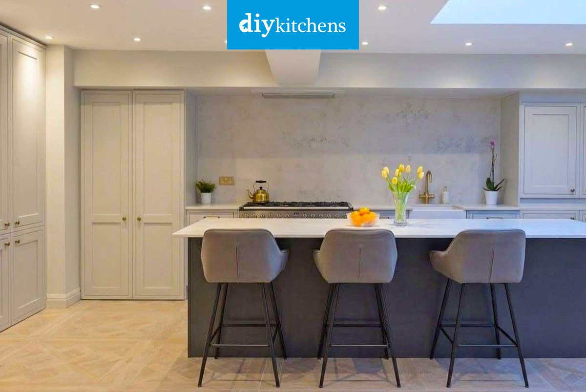 DIY_Kitchens's tweet photo. 🌟 Mr &amp; Mrs Uppal from West Midlands shows us their completed Innova Helmsley Carbon &amp; Dove Grey Inframe #kitchen, supplied by DIY Kitchens (Ref:4437) - https://t.co/lMhkfaX2cQ

Visit https://t.co/mDGIyY2X5f to see how much you could save!

#helmsley #inframekitchens https://t.co/57nvxlAuTw