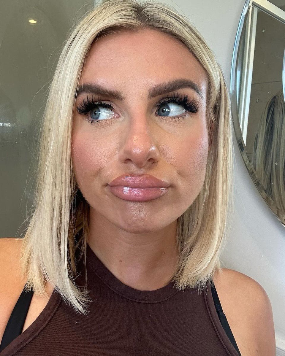 L_9891's tweet photo. Chloe’s lips 😵‍💫😵‍💫 https://t.co/1CtYCjuOVG