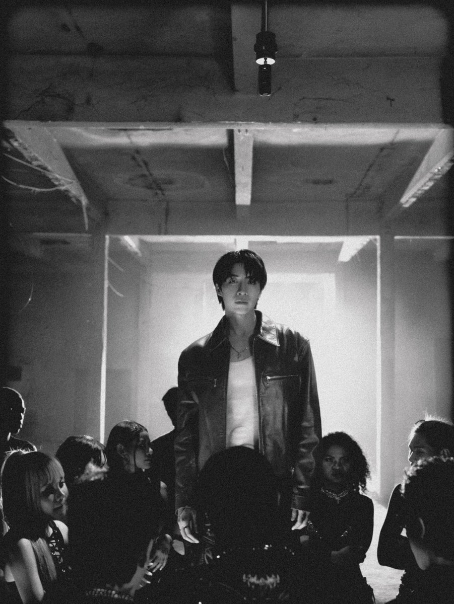 perses_official's tweet photo. JUNG x F.HERO - ‘FLY’ MV Behind the Scenes Photos 🪽📸

JUNG x F.HERO - ‘FLY’ 
[UNCENSORED SOLO PROJECT]
🔗 Watch MV now on Youtube : https://t.co/79dJQXSHoc

#FLY_JUNGxFHERO
#PERSES_UNCENSORED
#JUNG_PERSES #PERSES_TH
#GNEST https://t.co/esdZ6XkoNK