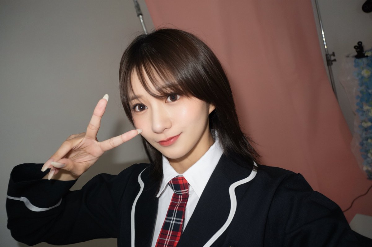 mirei_hoshi7's tweet photo. ?!?!?!?!?!?!?!?!?!!!!!!!!!!!!
速報 再び制服を着用する日が来た。
#モデルドリームズ2027
#星名美怜
https://t.co/hFim50wWYB https://t.co/zPqHGbSkzv