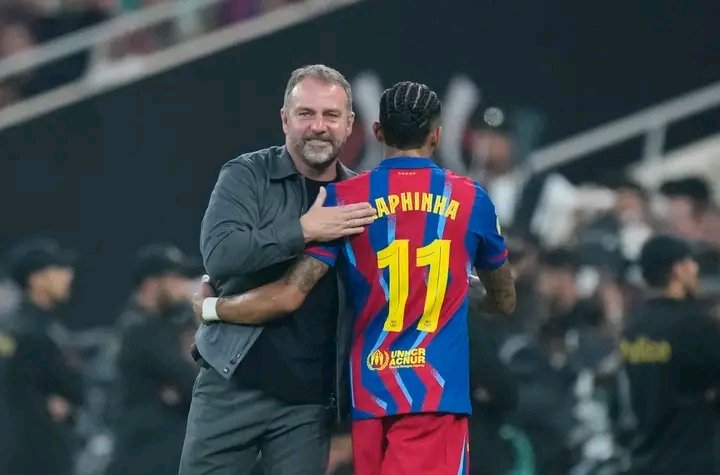 Rabiu94's tweet photo. > 🚨 Hansi Flick has made it one of his top priorities to bring back the best version of Raphinha at Barcelona. 💥🇧🇷
The Brazilian is expected to play a key role under Flick this season. 👀 https://t.co/jWBzxY7qJ6