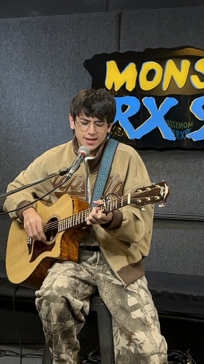 StarPopPH's tweet photo. What a way to wrap up Heath's radio tour yesterday! 🎙️💙

Thank you, @rx931! You've made the final stop of Heath's radio tour one to remember.

Now, catch @heathjornales live at 𝗛𝗘𝗔𝗧𝗛'𝗦 𝗧𝗜𝗠𝗘 this September 5. ✈️

🎟️ Get your tickets here: https://t.co/OiujOwqIBe https://t.co/SA0byO3jDR