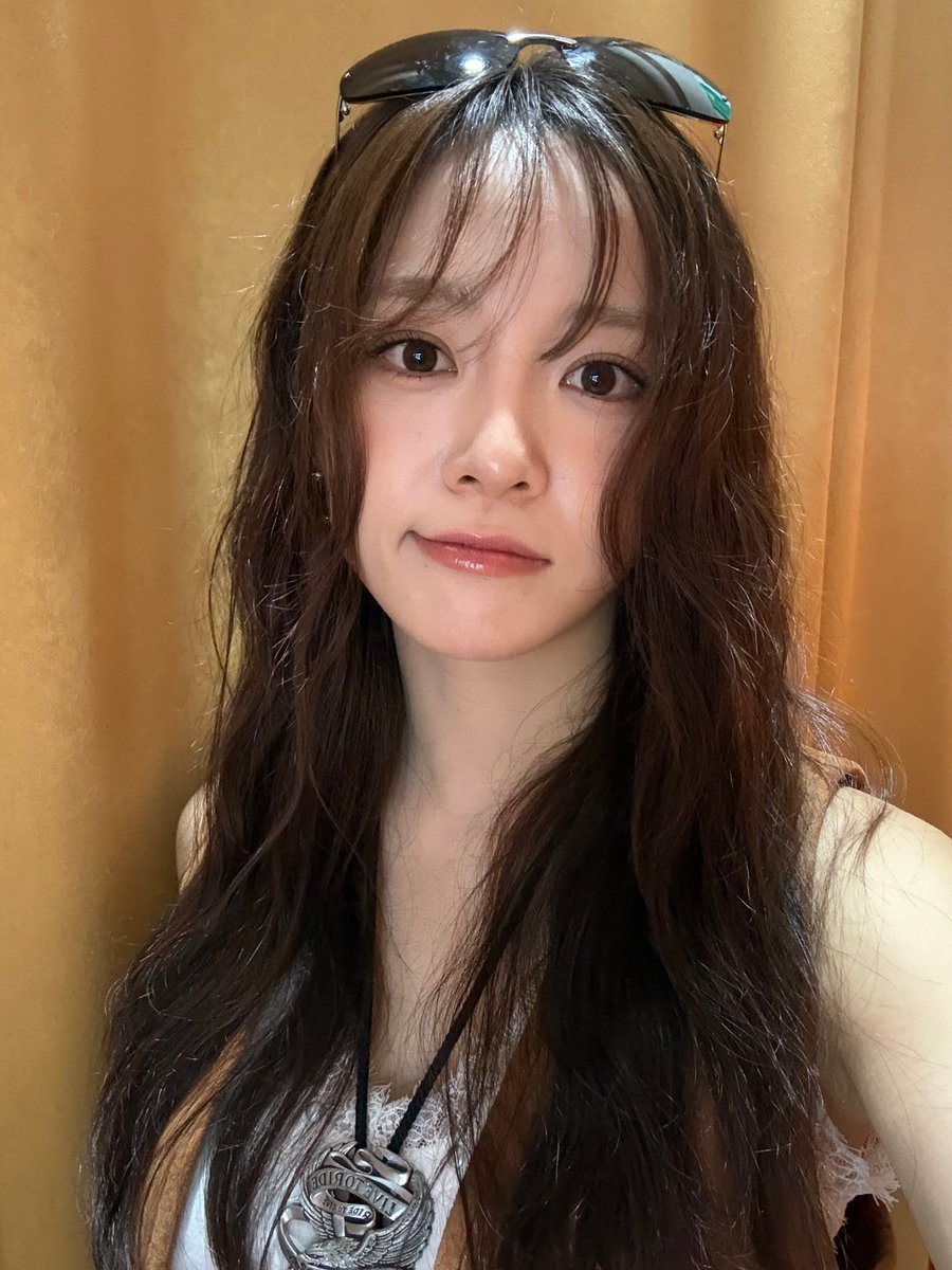 _nd2nd's tweet photo. 뭐 보고 지내는지도 알려주고 뭐하고 쉬는지도 알려주고 앞으로 일정도 알려주고 하다못해 주식 상황도 알려주는 딸이 있다?! https://t.co/tyzPk6H4X0
