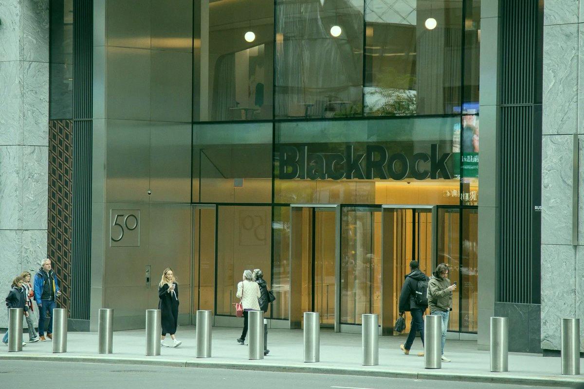 Xmkksr's tweet photo. BlackRock（$BLK）が、メタ（$META）のテキサス州データセンター事業向けに125億ドルの債券発行を完了。

2048年満期債の利回りは10年国債比で2.875%上乗せされたらしい。 — ブルームバーグ https://t.co/b0HcoKwiU6