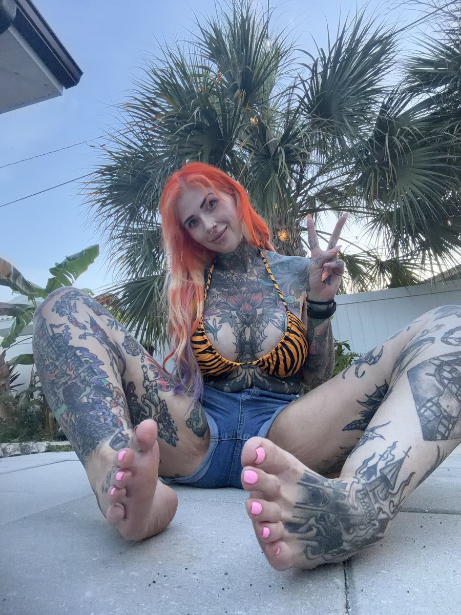 elitepromos10's tweet photo. Toesday Tuesday Thread

Featuring @inked2plz

Share Your Toe Pics &amp; Vids In The Comments

I Will Repost All Of The Replies

Repost All Of Your Favorites Too

Buyers. FOLLOW, Subscribe &amp; TIP!

Be Sure To Follow My Featured Babe &amp; Repost For Max Exposure https://t.co/t4pJou9M0n