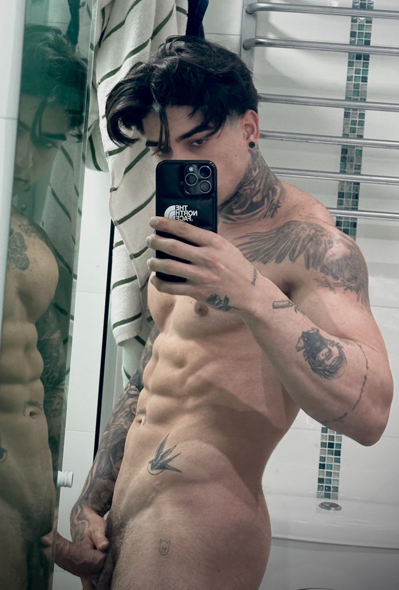 1Angardi's tweet photo. La perfección si existe...💪🏻🔥💪🏻 #MuscleMonday #GuaposDeGym #heterovergón #HenriqueLima #LoBuenoDelCalor #Perfectbody #AbsAndPecs #vergagruesa #buenasnoches #dulcessueños #LunesDeMorboYProvocacion https://t.co/OpAuKN4KQl