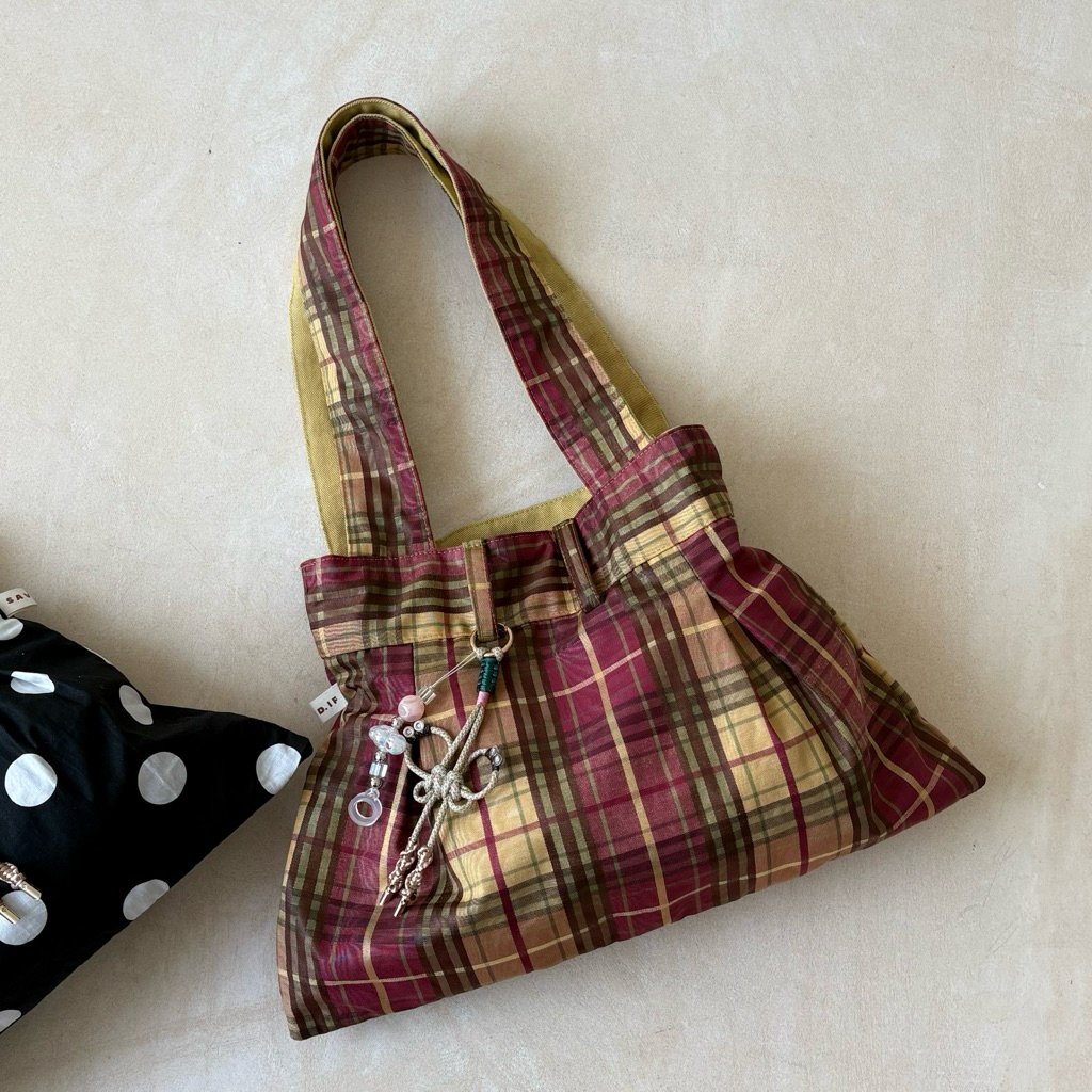 diariesbad_'s tweet photo. -- Poi pattern bag
https://t.co/wEDJ052E8h https://t.co/kzB01QnZeJ