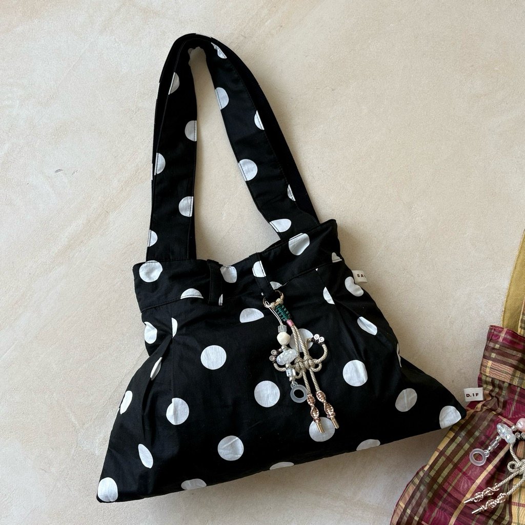 diariesbad_'s tweet photo. -- Poi pattern bag
https://t.co/wEDJ052E8h https://t.co/kzB01QnZeJ