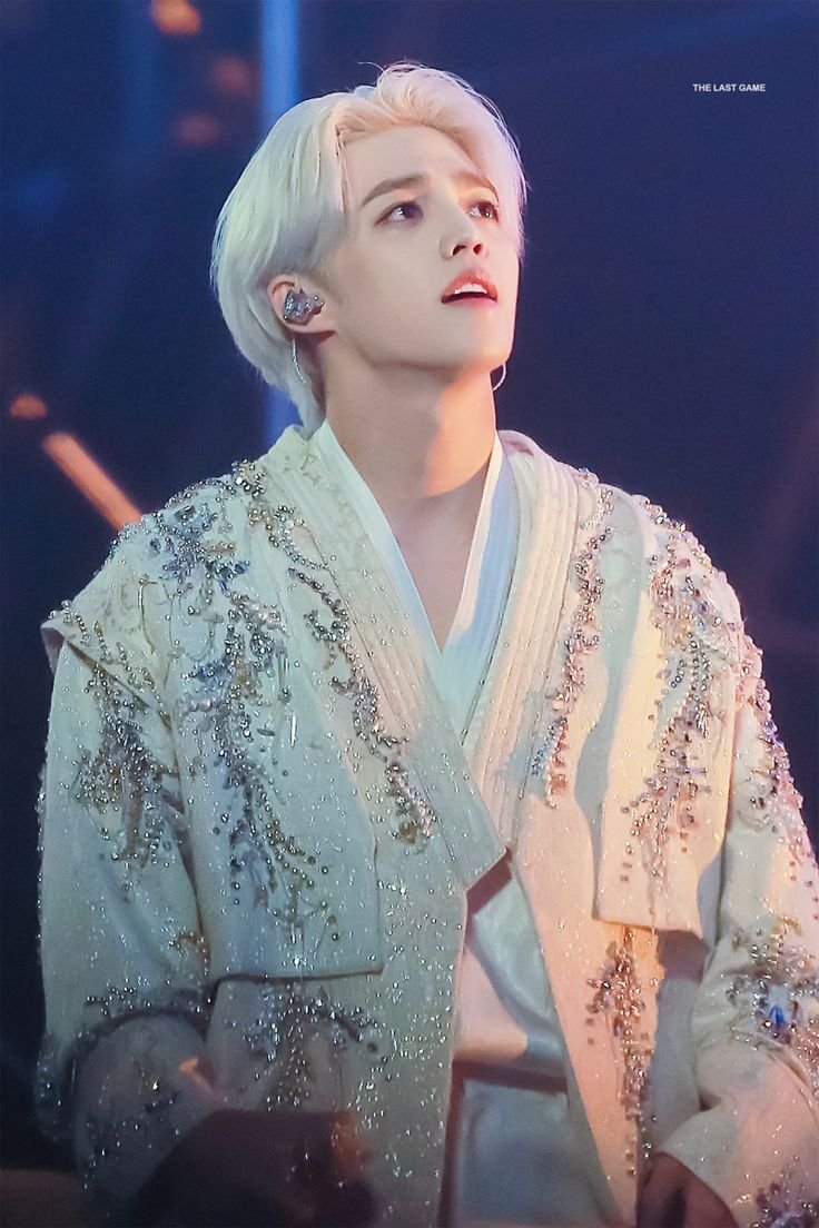 choichwesvt's tweet photo. 우리 각잡고 백금발 쿱얘를 해야한다고 생각해 https://t.co/I8UDzHq2QP