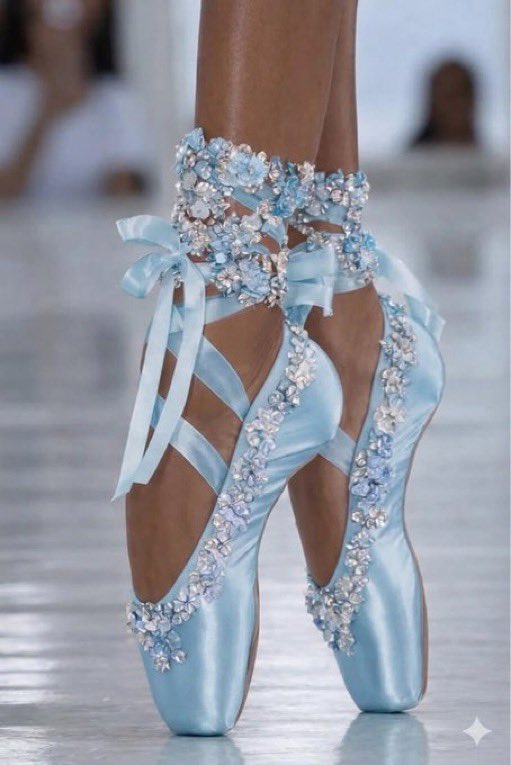 _littlethicket's tweet photo. pretty ballerina shoes https://t.co/0wkSpFpVWC