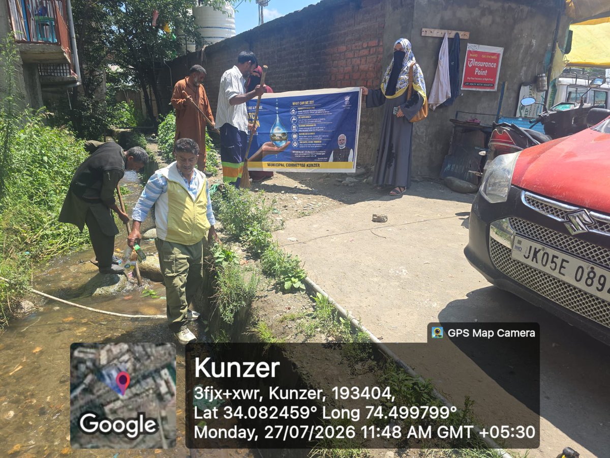 MCKunzer's tweet photo. Rainwater is precious @let’s store it, revive ponds, and keep drains clean. DC BaramullaDirectorate of Urban Local Bodies Kashmir#AMRUT#CatchTheRain https://t.co/Gy74ejSH97