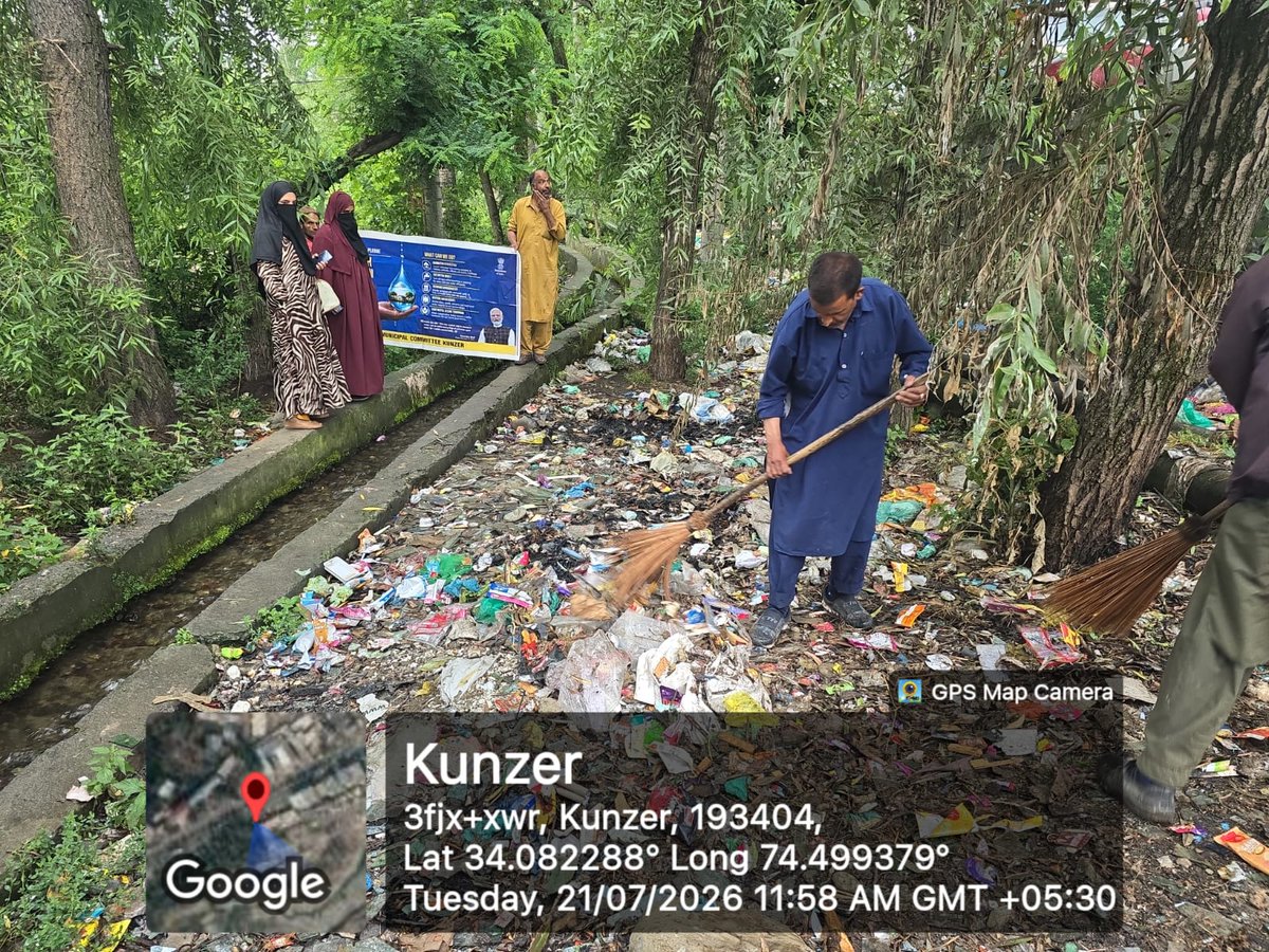 MCKunzer's tweet photo. Rainwater is a gift of nature. By harvesting it at homes, schools, offices, and community spaces, we can conserve water, recharge groundwater, and rejuvenate ponds and wells.
@DCBaramulla
@DULBKASHMIR
#amrut#catchtherain https://t.co/eLmKcK68lc