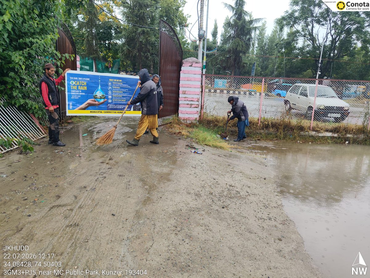 MCKunzer's tweet photo. Rainwater is a gift of nature. By harvesting it at homes, schools, offices, and community spaces, we can conserve water, recharge groundwater, and rejuvenate ponds and wells.
@DCBaramulla
@DULBKASHMIR
#amrut#catchtherain https://t.co/eVNDhIRql0