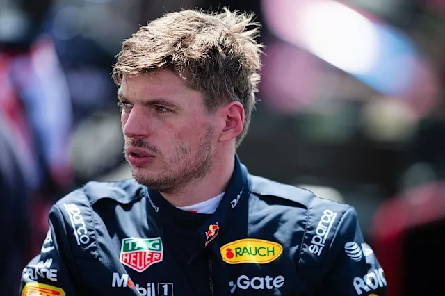 RBR_Daily's tweet photo. 🚨 Red Bull have reportedly offered Max Verstappen a new contract that would run until 2029 with a pay rise in order to remove any exit clause

Max Verstappen and his entourage have not responded to this offer yet. The 2 sides are in constant communication.

[https://t.co/9HAyO9rE9w]