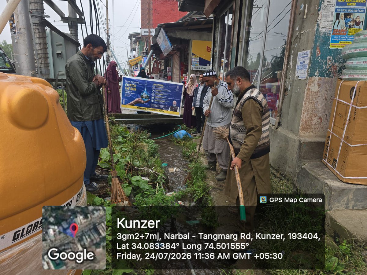 MCKunzer's tweet photo. Rainwater is nature’s blessing. By collecting it at homes, schools, offices, and public spaces, we can conserve water, recharge the ground, and revive ponds and wells. DC BaramullaDirectorate of Urban Local Bodies Kashmir#AMRUT#CatchTheRain https://t.co/khkG7Ktbwn