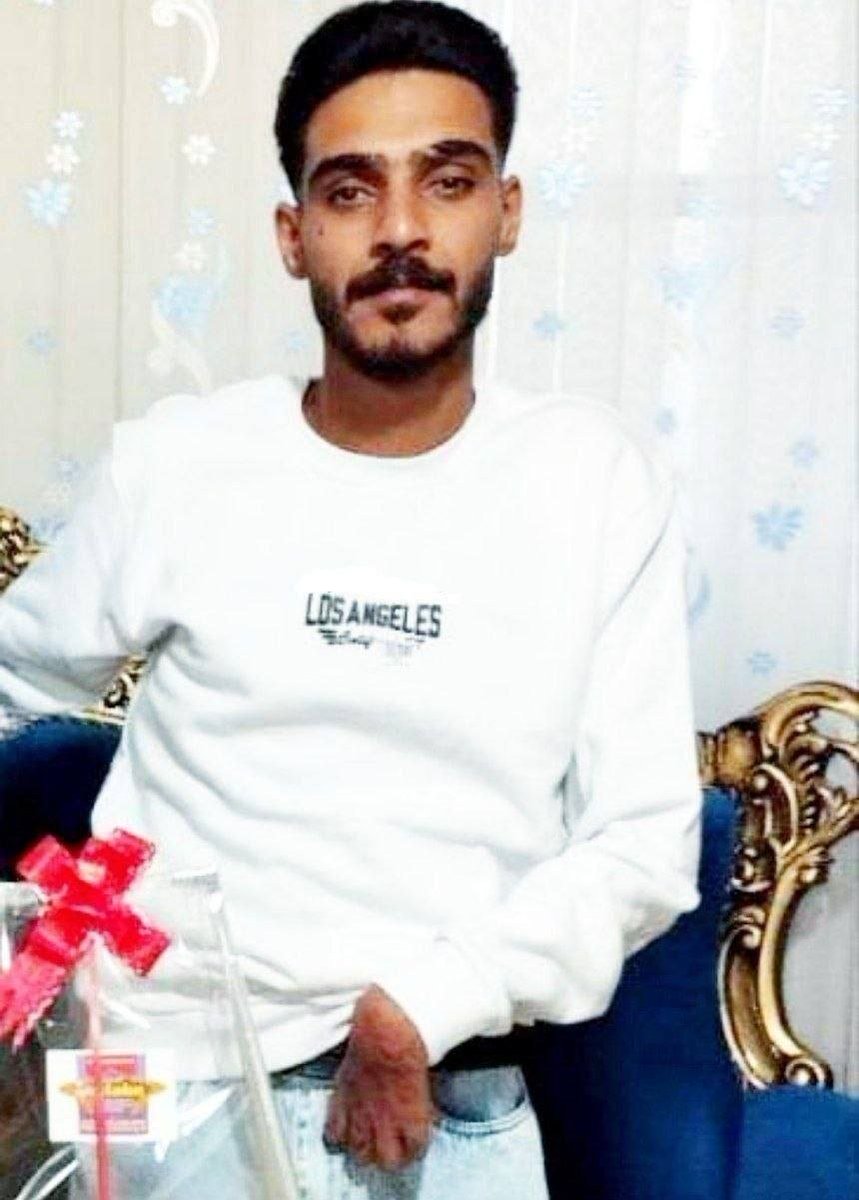 niiiiikan's tweet photo. امیرحسین صفری یکی از دو فرزند ایران که امروز با اذان مرگ، سربدار شد 
معلولیت جسمی داره اصلا چجوری میتونسته اون مزدورهای نسناس‌تونو بکشه؟
نفرین به دین و آیین‌تون https://t.co/tptI4aOqzS