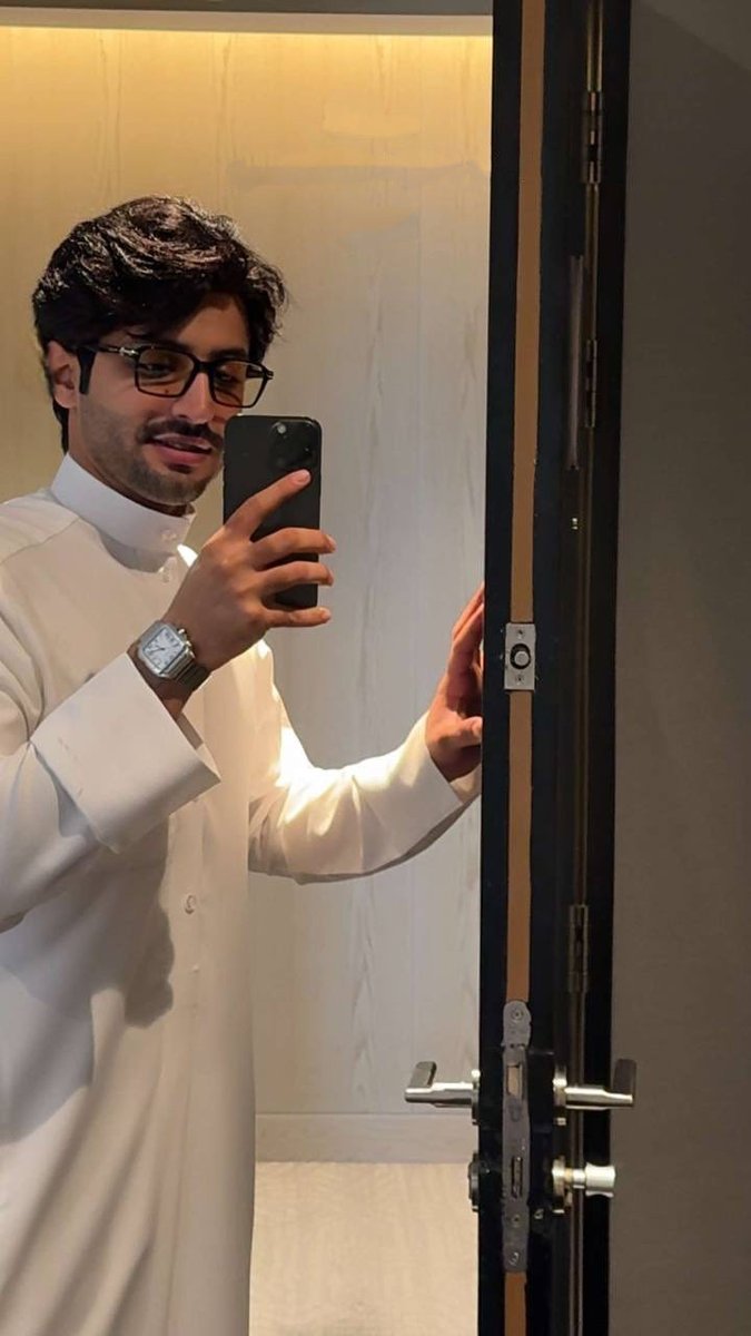 r6975034's tweet photo. مقدرين ظروفك واجازتك ومن حقك تاخذ فتره راحه من منصات التواصل الاجتماعي وتعرف ان جمهورك وافي ومهما طالت الغيبه احنا معاك وسندك دايماً الله يذوقك من حلو الايام ويسعدك ويحفظك من كل مكروه ،وحنا ياجمهورك موجودين دايماً وابداً ننتظرك بكل وقت،، لاتتطول الغيبه😢🤍🤍
#منصور_ال_زايد https://t.co/OD2qjDLNQg