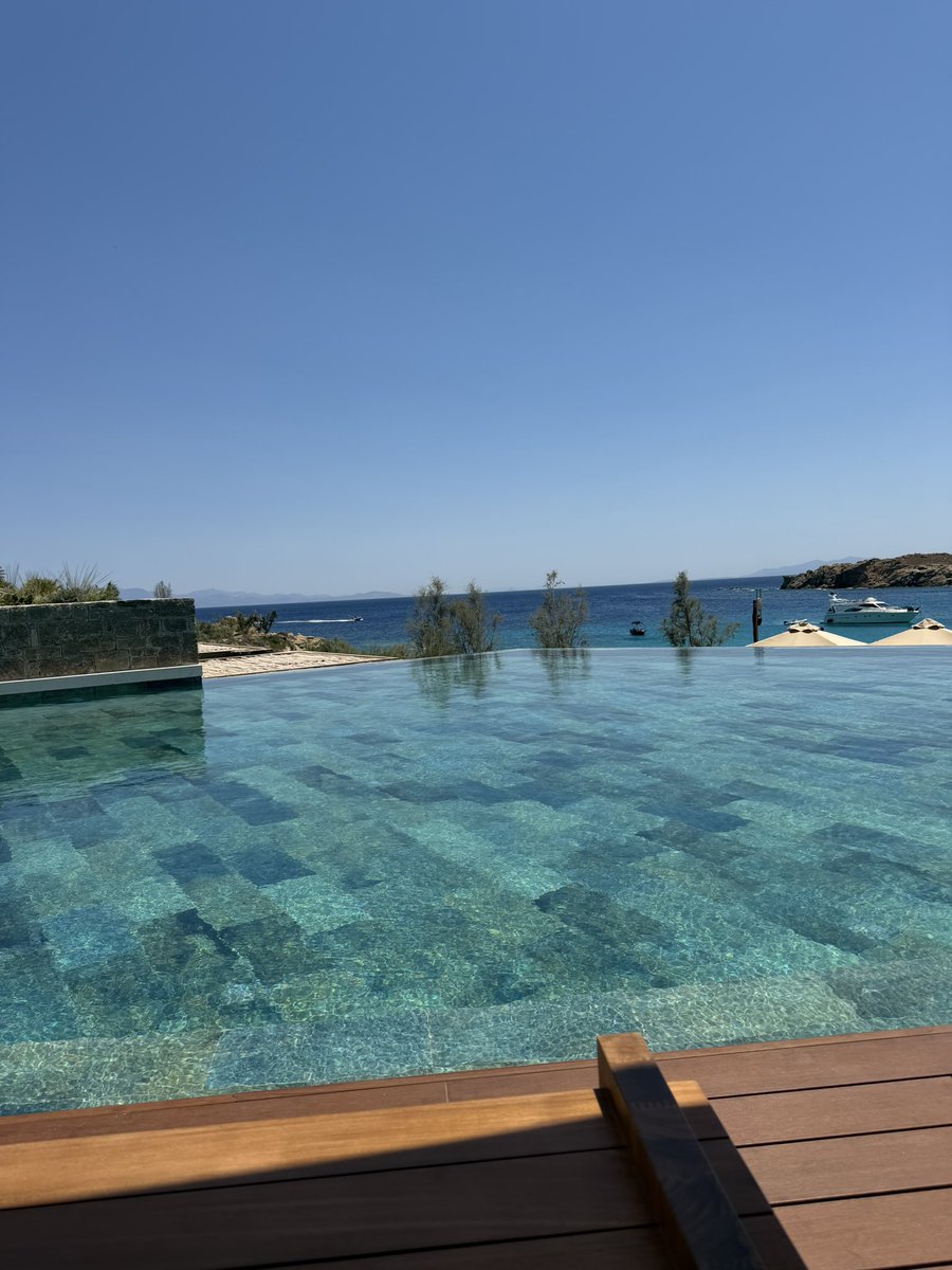 lemuekz's tweet photo. @RameTravel Mikonos Grecia https://t.co/2PX25cQQvz