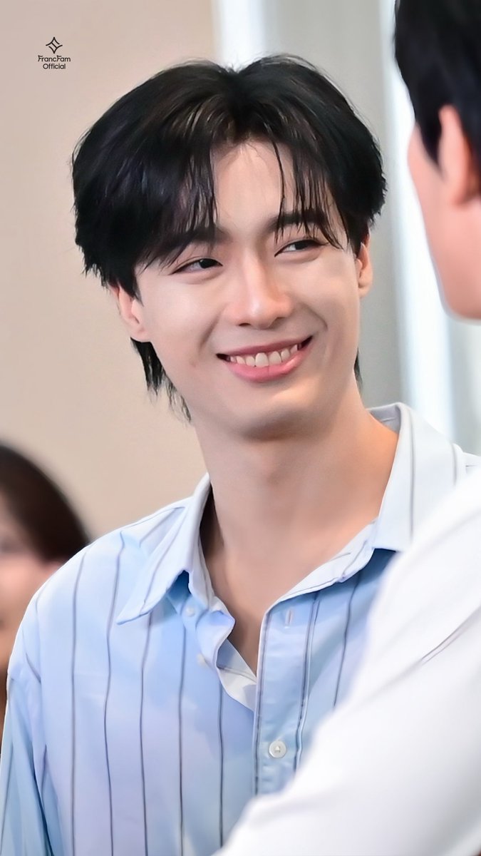 francfam's tweet photo. เสิร์ฟมื้อเย็นครับ~ ทุกคนอย่าลืมทานข้าวกันนะค้าบ~ 🥰✨

SAVEFRANC AT IBF2026
#งานมหกรรมนิยายนานาชาติ2026xSaveFranc
@francnrp #francnrp #ฟรังนรุทธ์ https://t.co/Yr1PdxyeyE