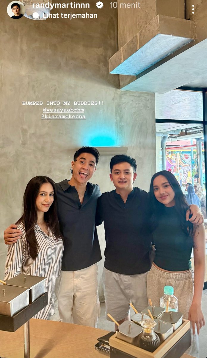 Bundanyalyly's tweet photo. NYANGKA GAK LO?!! https://t.co/AHnNfnteDR