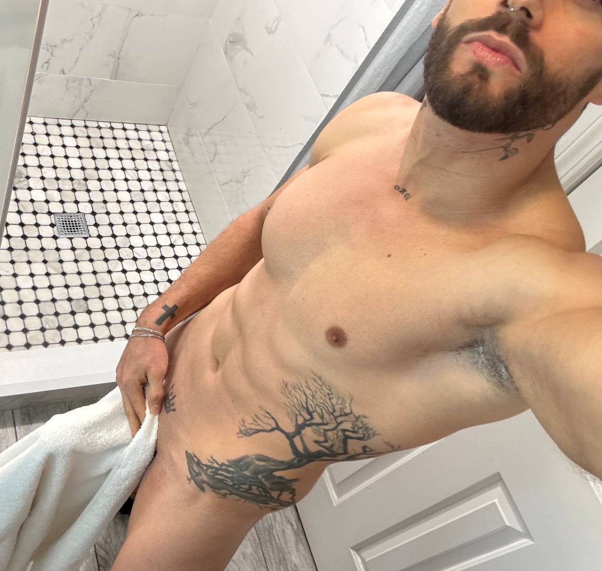 EcCacheros's tweet photo. Que delicia ufff cuántos productores se lo comerían 💦💦💦🔞 https://t.co/e0lSJ06B92